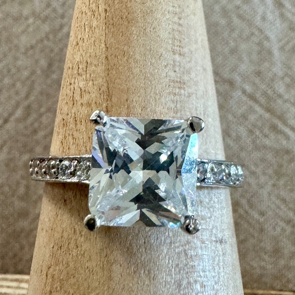 NWT Elegant Sterling Silver Ring with Cubic Zirconia
